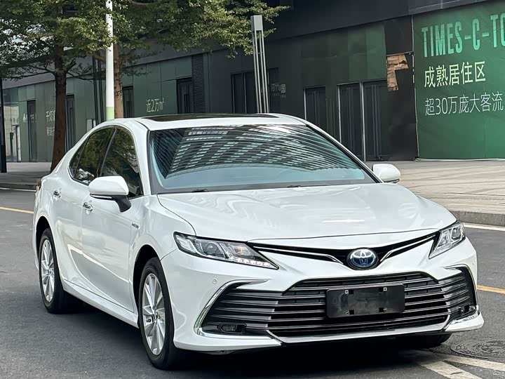 Фото 4 - Toyota Camry