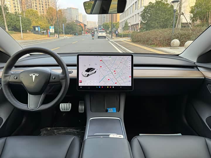 Фото 6 - Tesla Model 3