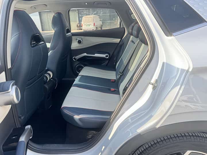 Фото 8 - BYD Yuan Plus