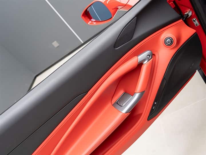 Фото 7 - Ferrari F8