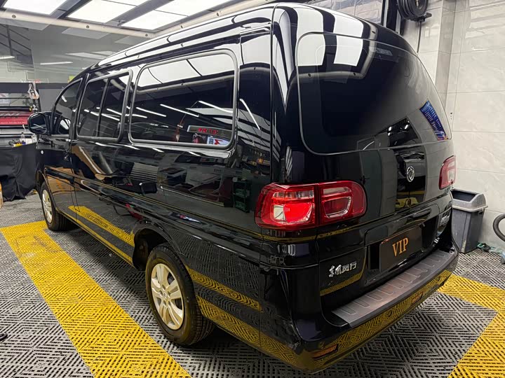 Фото 9 - Dongfeng Forthing Lingzhi M5