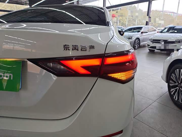 Фото 8 - Nissan Sylphy