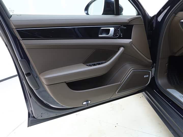 Фото 4 - Porsche Panamera