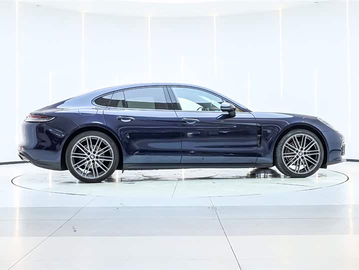 Фото 7 - Porsche Panamera