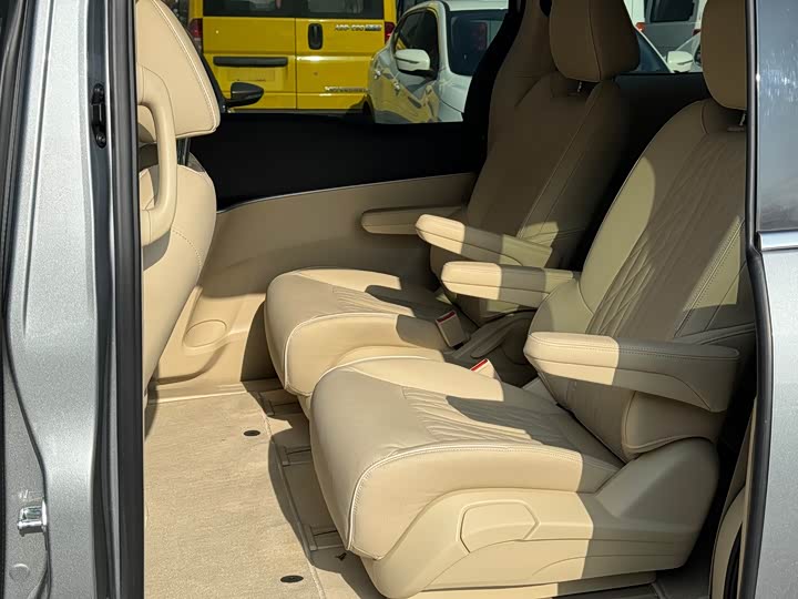 Фото 5 - Buick GL8 ES