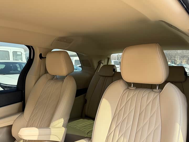 Фото 7 - Buick GL8 ES