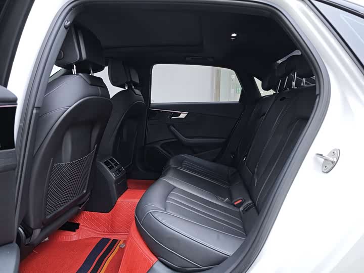 Фото 9 - Audi A4L