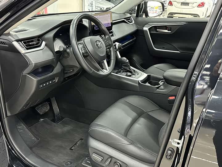 Фото 7 - Toyota Wildlander