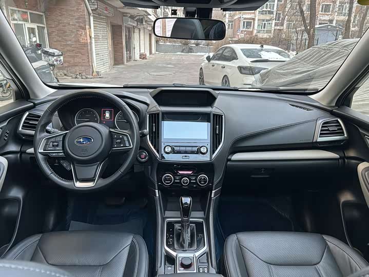 Фото 9 - Subaru Forester