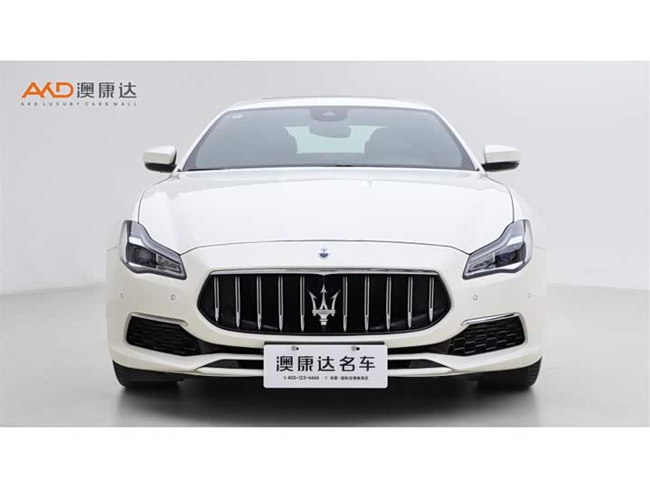 Фото 2 - Maserati Quattroporte