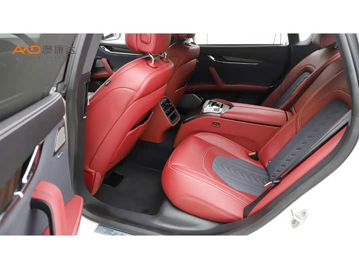 Фото 7 - Maserati Quattroporte