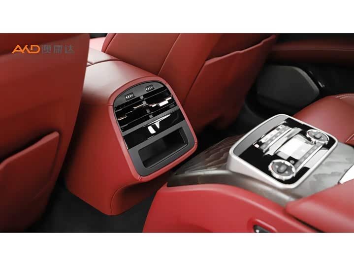 Фото 9 - Maserati Quattroporte