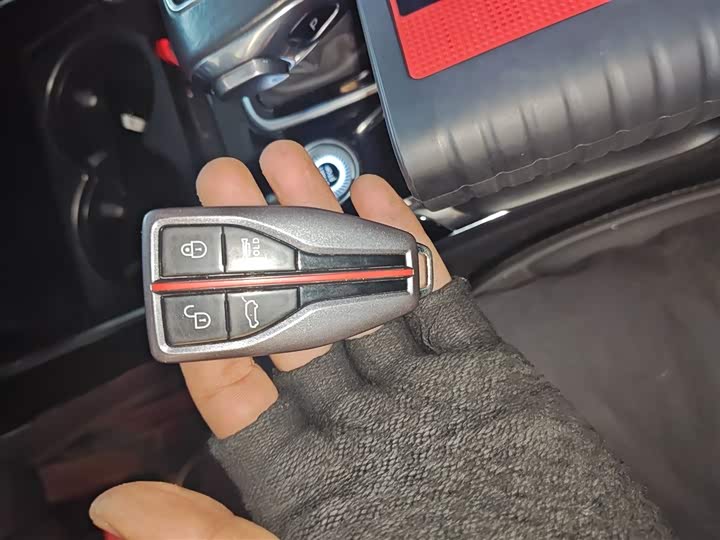 Фото 9 - Hongqi HS5