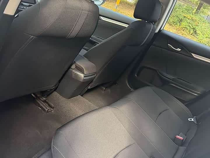 Фото 4 - Honda Civic