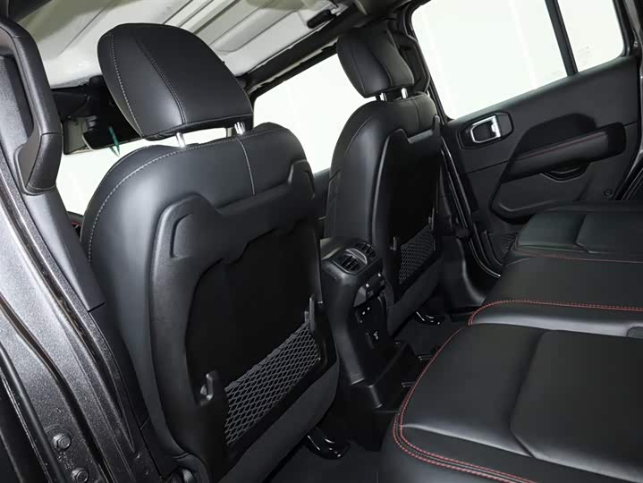 Фото 5 - Jeep Wrangler