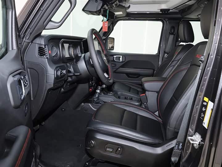 Фото 6 - Jeep Wrangler