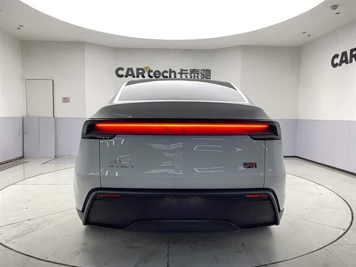 Фото 6 - Tesla Model Y