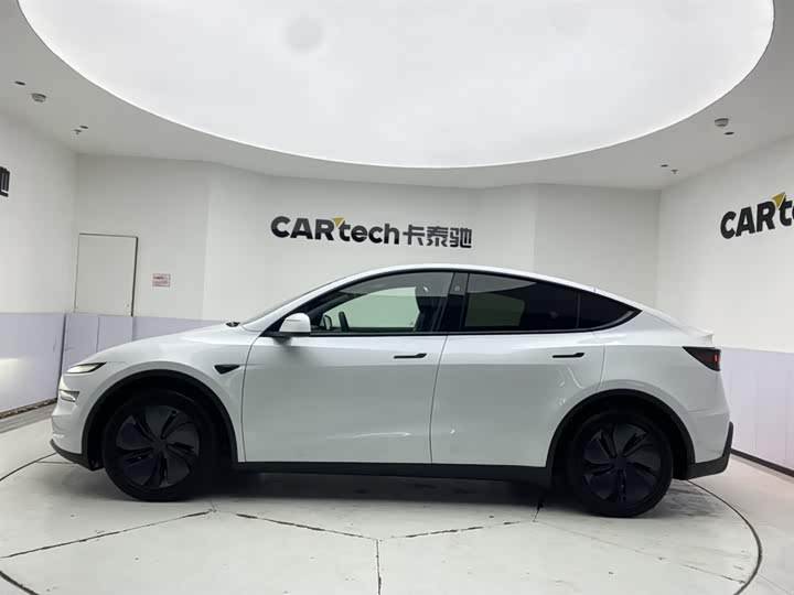 Фото 8 - Tesla Model Y