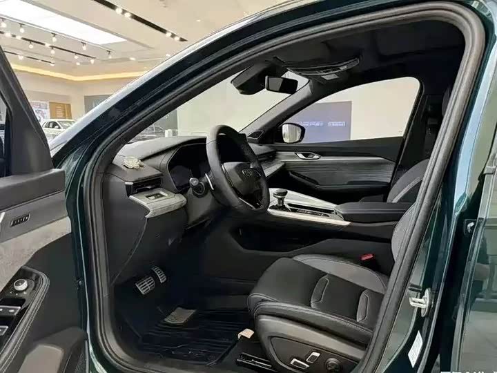 Photo 4 - Geely Preface