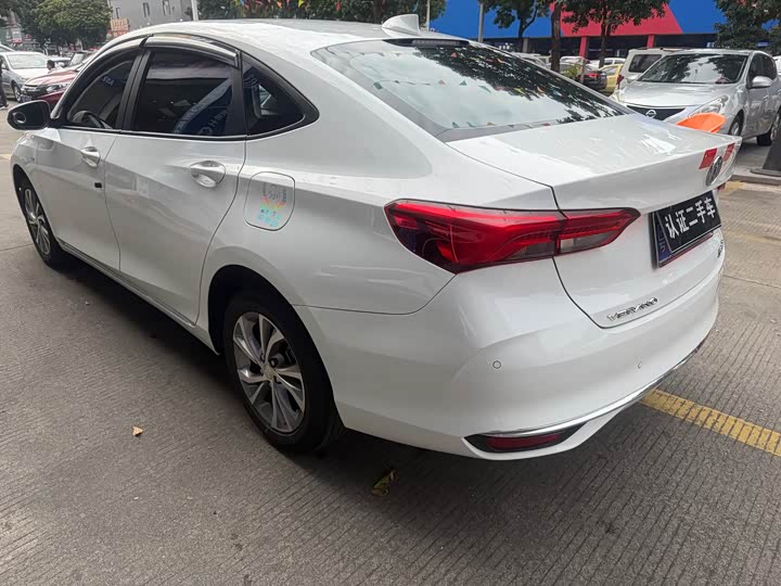 Фото 6 - Buick Verano