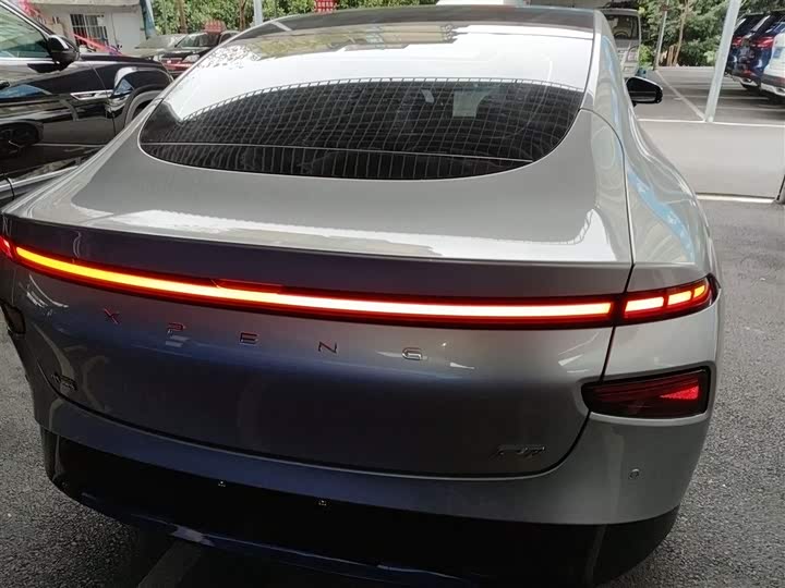 Фото 6 - XPeng P7