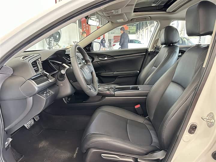 Фото 4 - Honda Civic