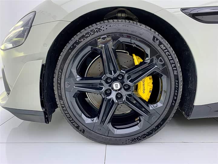 Фото 8 - Xiaomi SU7