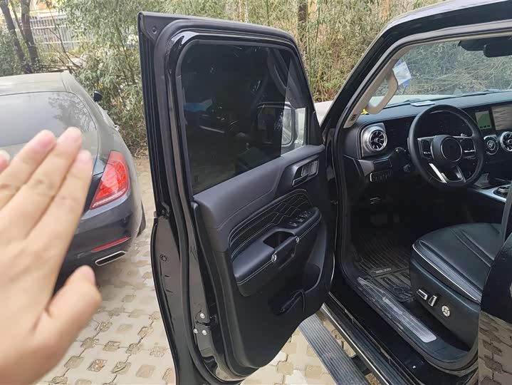 Фото 7 - Tank 300