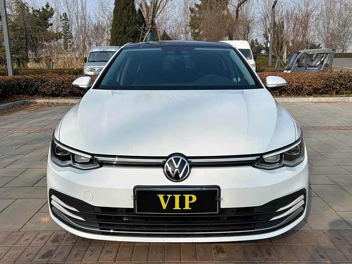 Фото 2 - Volkswagen Golf