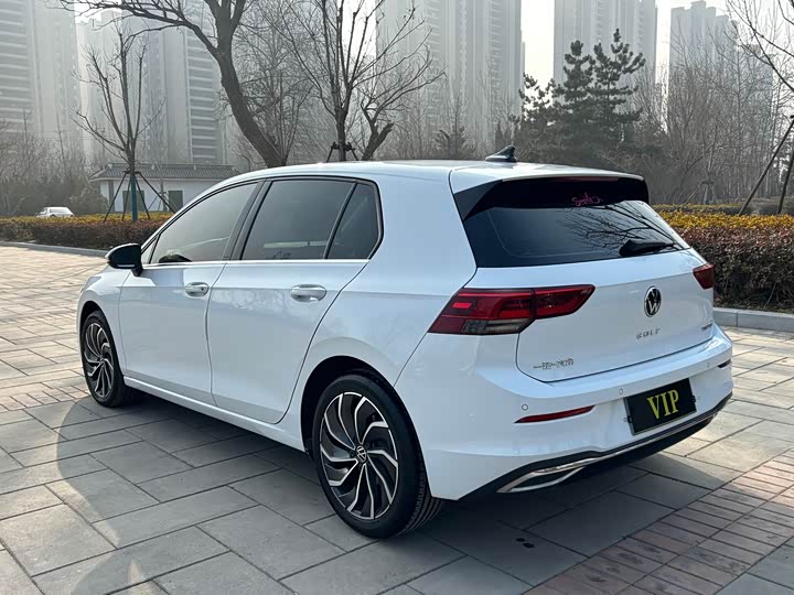 Фото 7 - Volkswagen Golf