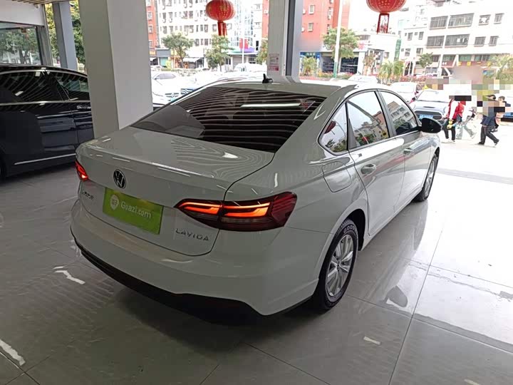 Фото 7 - Volkswagen Lavida