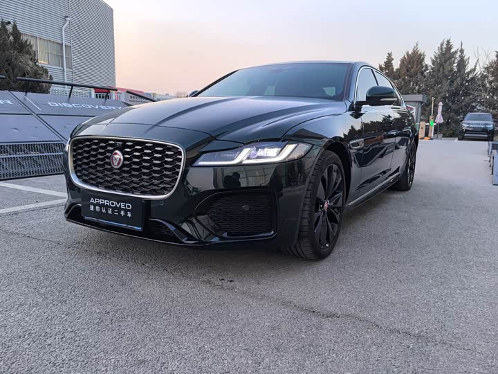 Фото 1 - Jaguar XF L