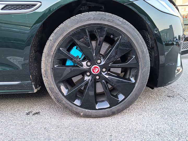 Фото 9 - Jaguar XF L