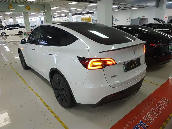 Фото 5 - Tesla Model Y