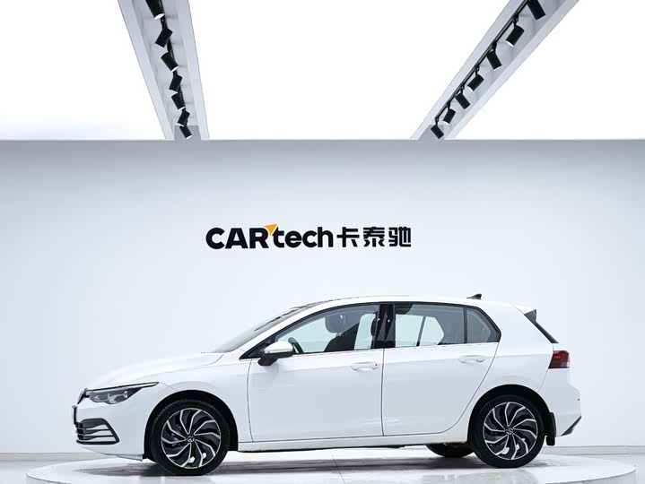 Фото 2 - Volkswagen Golf