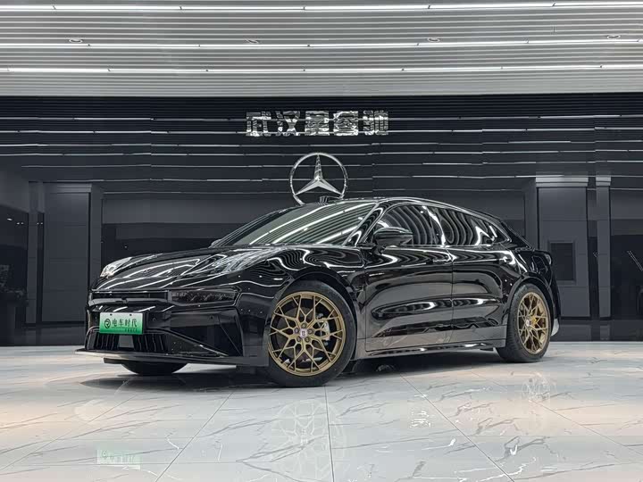 Фото 1 - Zeekr 001