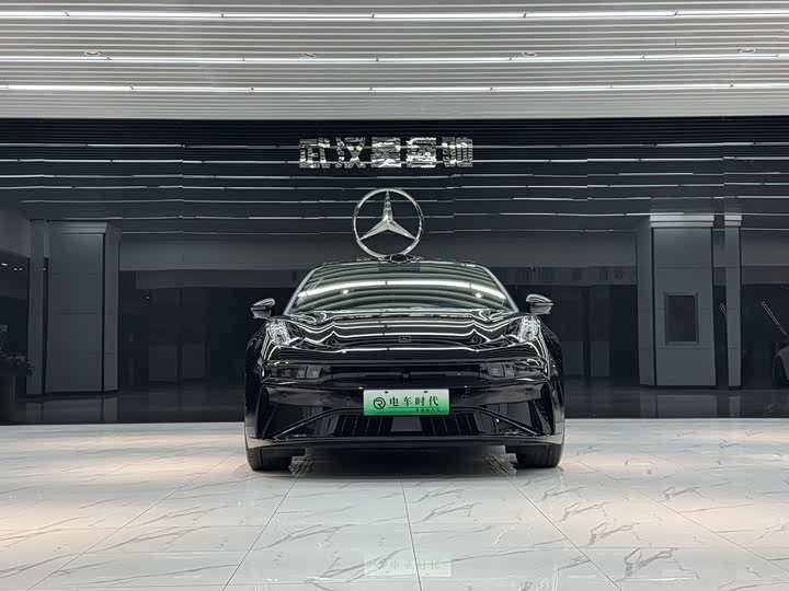 Фото 2 - Zeekr 001