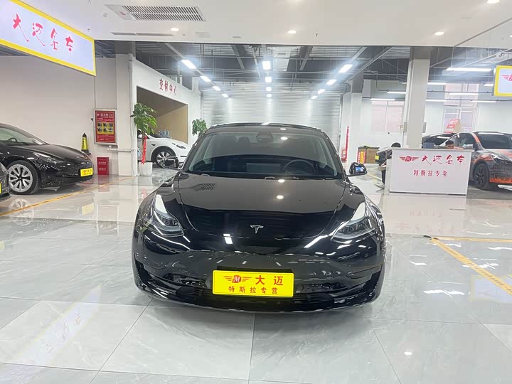 Фото 2 - Tesla Model 3