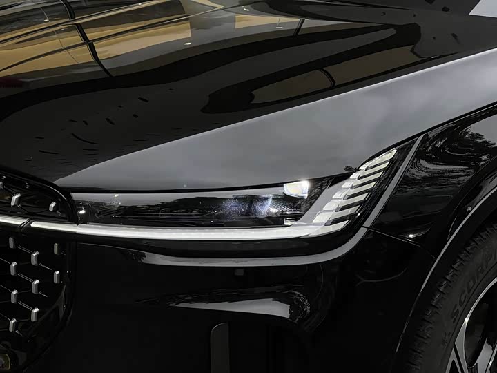 Фото 6 - Lincoln Nautilus