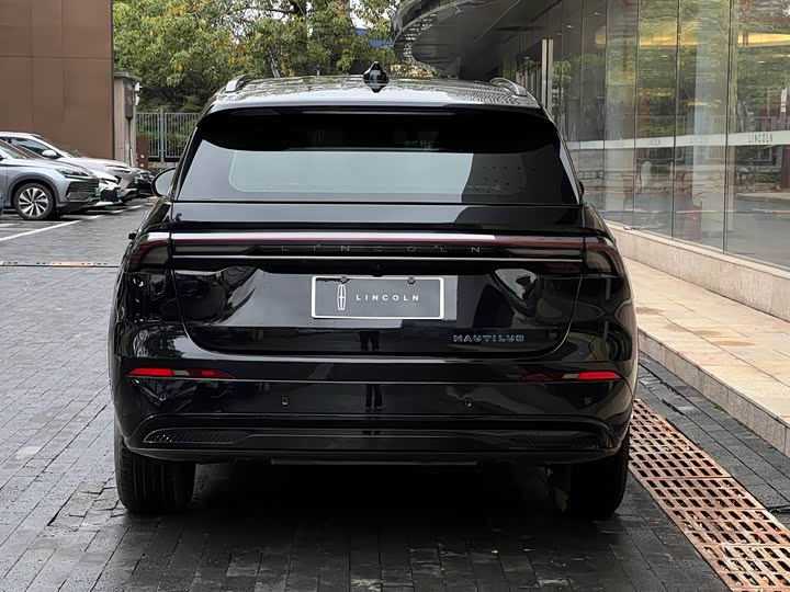 Фото 8 - Lincoln Nautilus