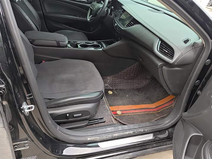 Фото 8 - Buick Regal