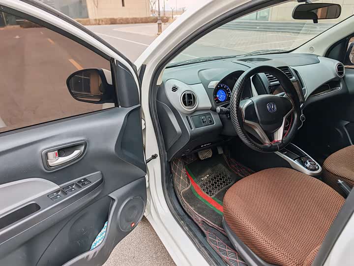 Фото 7 - Changan BenBen E-Star