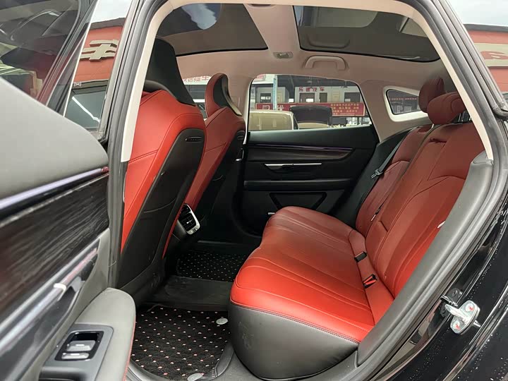 Фото 6 - XPeng P7