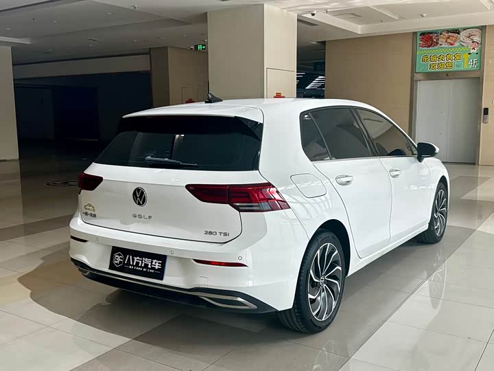 Фото 4 - Volkswagen Golf