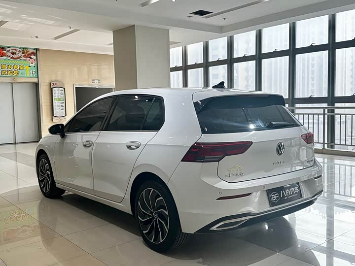 Фото 6 - Volkswagen Golf