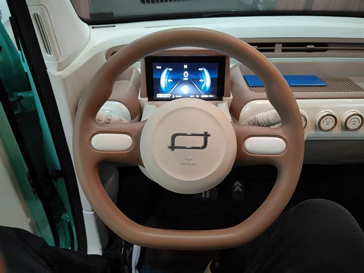 Фото 3 - Bestune Pony