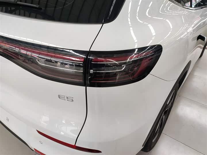 Фото 8 - Geely Galaxy E5