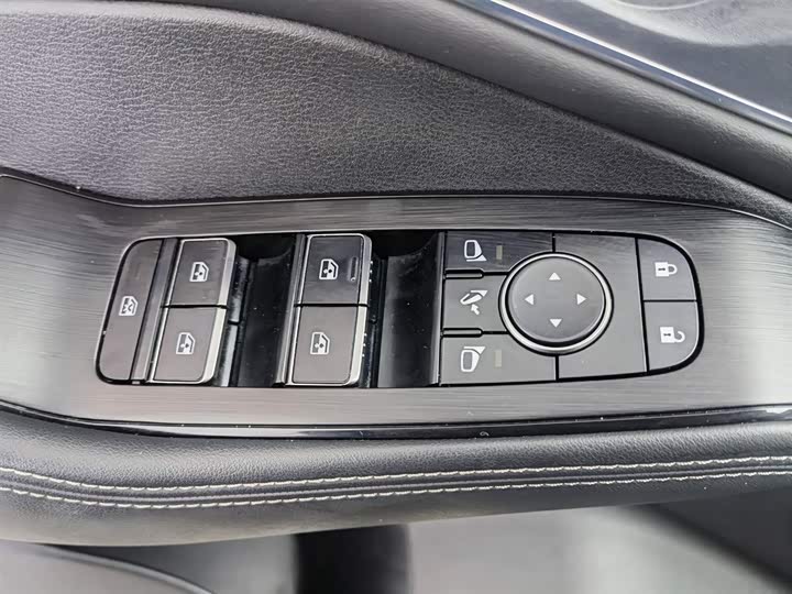 Фото 9 - Nissan X-Trail