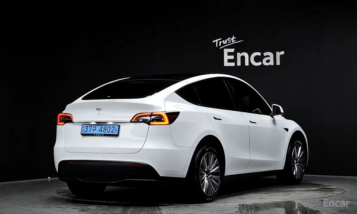 Фото 2 - Tesla Model Y