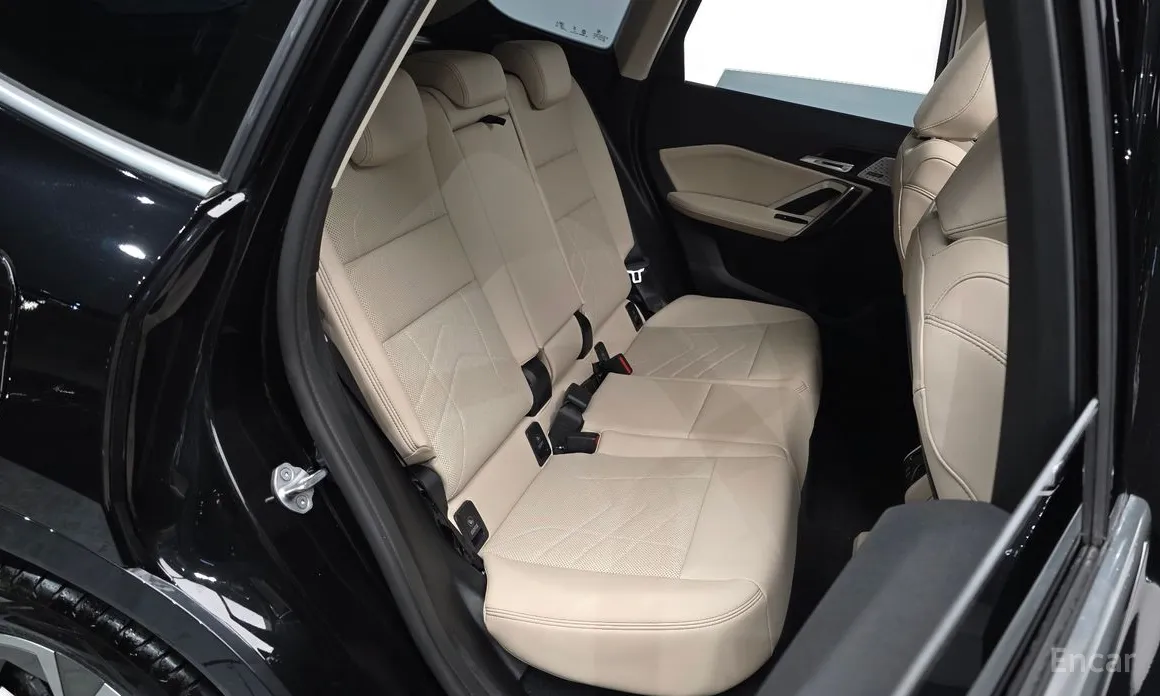 Фото 12 - BMW iX1